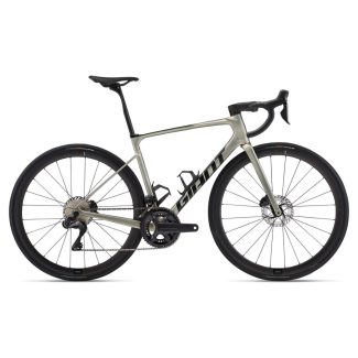 Giant Defy Advanced SL 1 országúti versenyzésre