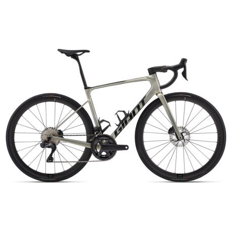 Giant Defy Advanced SL 1 országúti versenyzésre