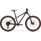 Merida BIG.SEVEN 40 2026 METÁLFEKETE (PIROS) MTB 27,5'' kerékpár